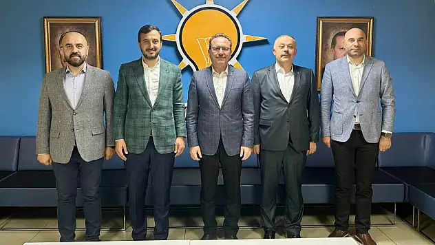 AK Parti, Başkan Özdemir'i Ağırladı