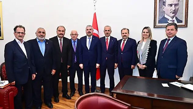 AK Parti'den, Bakan Uraloğlu'na ziyaret
