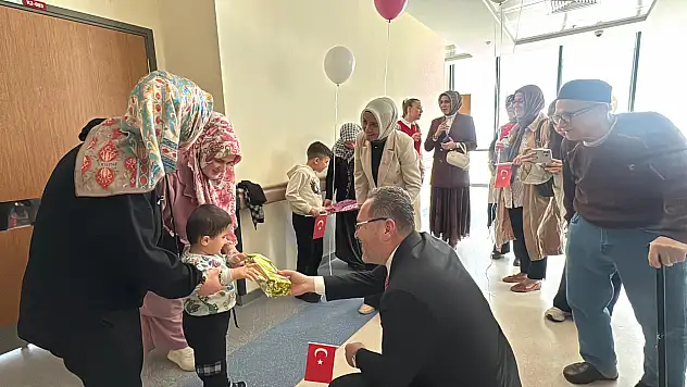 AK Parti Heyetinden 23 Nisan'da Hastane Ziyareti