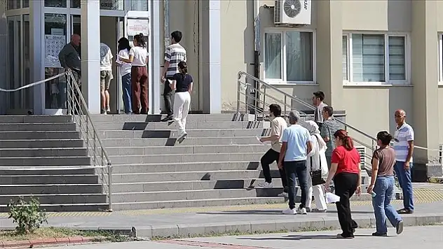 Akademi Giriş Sınavı'nın İlk Oturumu Başladı