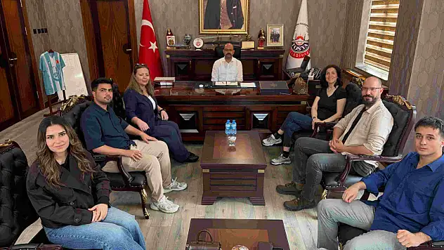 Akademisyenler Ve Üniversite Öğrencilerinden Tosya Belediyesi'ne Ziyaret
