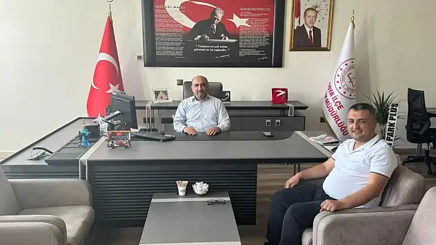 Akbük Okul Müdürü Serdar Aktürk'ten İlçe Millî Eğitim Müdürü Sabuncu'ya Hayırlı Olsun Ziyareti