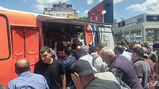 Alaca Belediyesi'nden vatandaşlara aşure ikramı