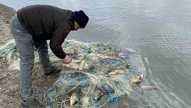 Alaca'da Bin 700 Kaçak Ağ Yakalandı