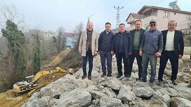 Heyelan Riski Olan Yollara İstinat Duvarı Örülüyor