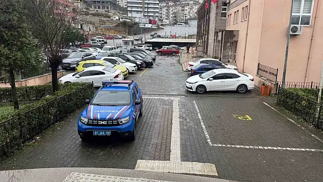 Alaplı'da jandarmadan firarilere operasyon: 2 hükümlü yakalandı