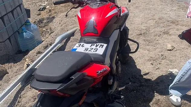 Alaplı'da otomobilin çarptığı motosiklet sürücüsü yaralandı