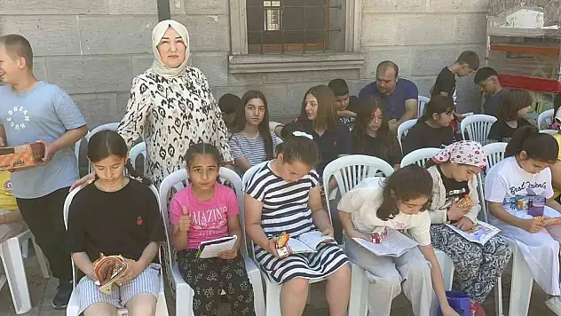 Alaplı'da Sessiz Kitap Okuma Etkinliği Düzenlendi