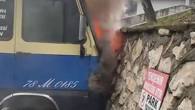 Minibüs Alev Alev Yandı
