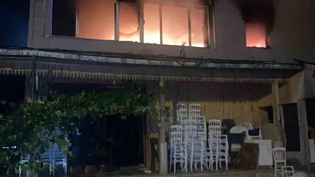 Alevlere Teslim Oldu