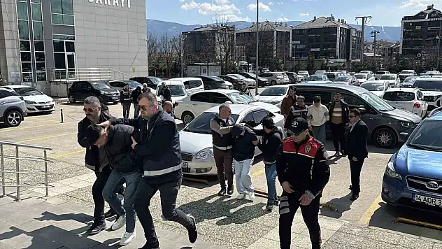 Alkollü Mekanı Kurşunlayan 4 Şüpheliden 2'si Tutuklandı