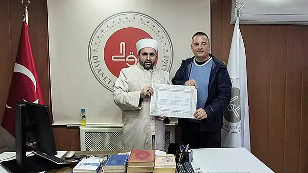 Alman Genç Müslümanlığı Seçti
