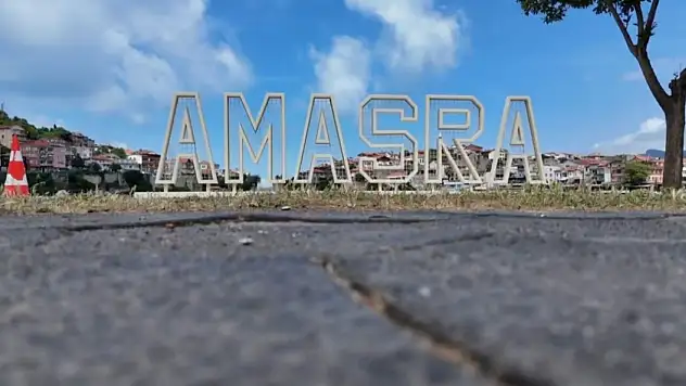 Amasra'ya ışıklı tabela