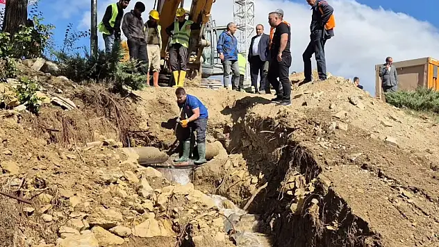 Ana Su Borusu Patladı! O Mahallede Sular Kesildi