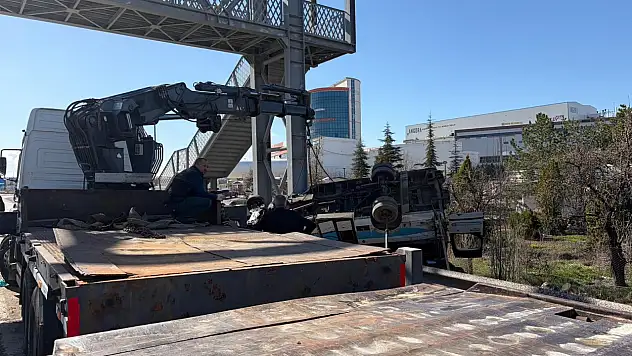 Ankara'da Özel Halk Otobüsü Köprü Direğine Çarptı: 5 Ölü, 15 Yaralı