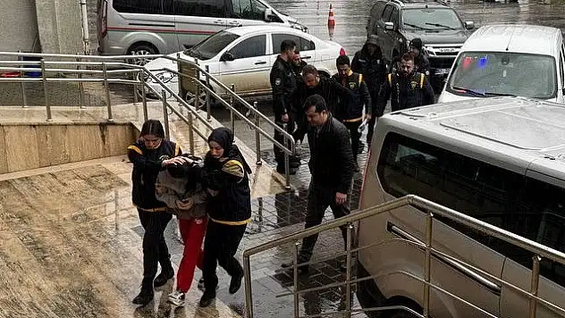 Suçunu İtiraf Etti