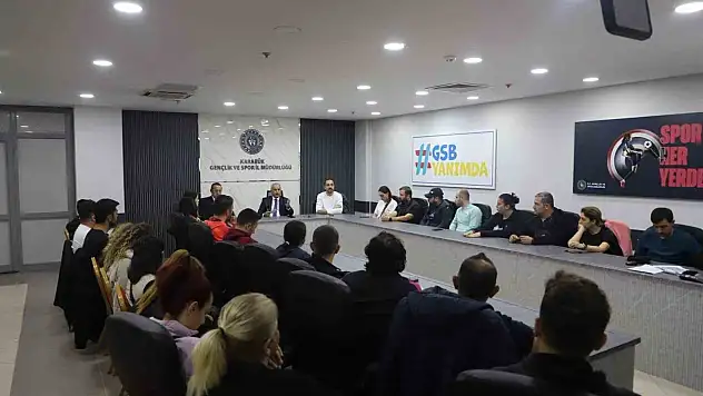 Antrenörlerle Değerlendirme Toplantısı Düzenlendi