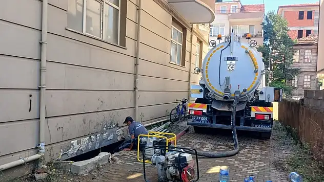 Araç Belediyesi'nden Cide'deki Sel Çalışmalarına Destek
