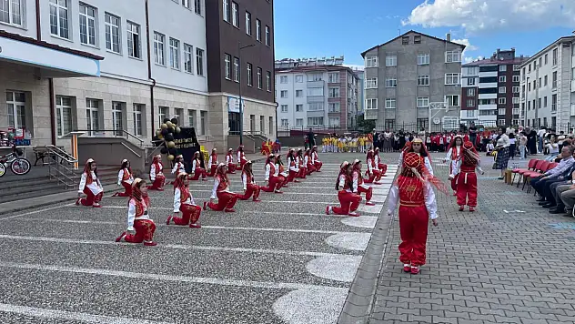 Araç'ta Çocuk Şenliği Düzenlendi