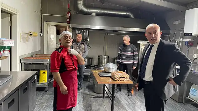 Araç'ta Her Gün 300 Kişiye Sıcak Yemek