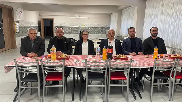 Araç'ta Öğrenciler ve Öğretmenler İftarda Bir Araya Geldi