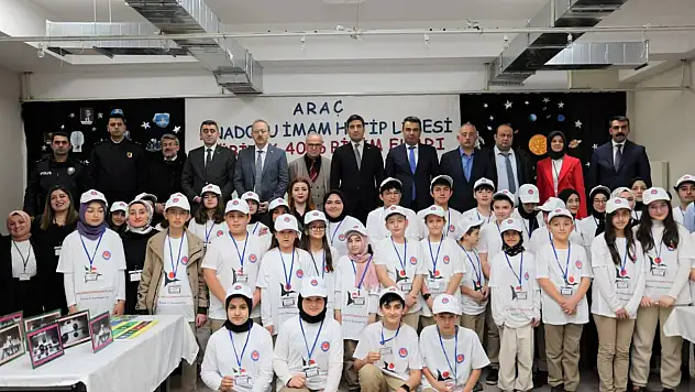 Araç'ta TÜBİTAK 4006 Bilim Fuarı Düzenlendi