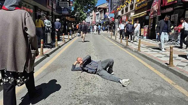 Trafiğe Kapanan Caddede İlginç Görüntüler