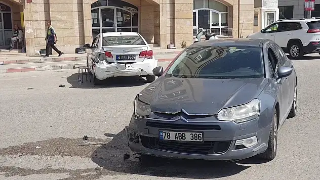 Aracını satın aldıktan 10 dakika sonra kaza yaptı