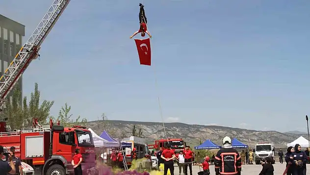 Arama-Kurtarma Tanıtım ve Gençlik Sağlığı Şenliği'ne Yoğun İlgi