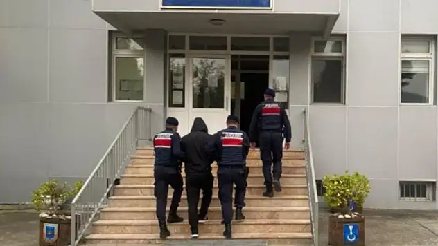 Aranan 12 şüpheli yakalandı