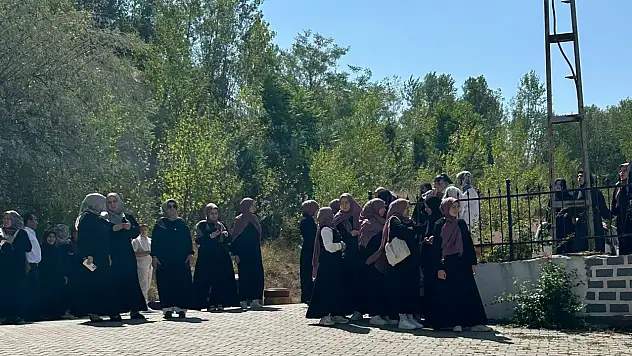 Asil Tur'dan Örnek Davranış
