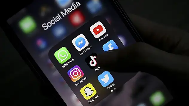 Aşırı Sosyal Medya Kullanımı Depresyona Neden Olabilir!