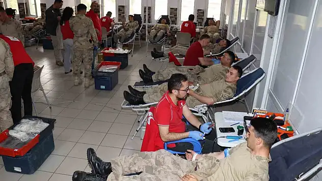 Askerler Kan ve Kök Hücre Bağışı Yaptı