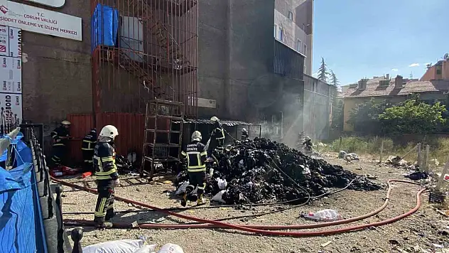 Atık Tekstil Malzemeleri Alev Alev Yandı