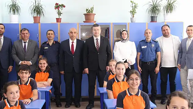 Azize Ana Ortaokulu'nda Karne Heyecanı Yaşandı