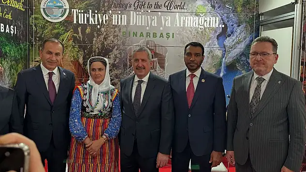 BAE Ankara Büyükelçisi Al Dhaheri, Pınarbaşı Standını Ziyaret Etti