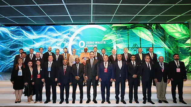 Bakan Bayraktar, Sıfır Atık Forumu'nda Enerji Verimliliğinde Uluslararası İşbirliği Çağrısında Bulundu