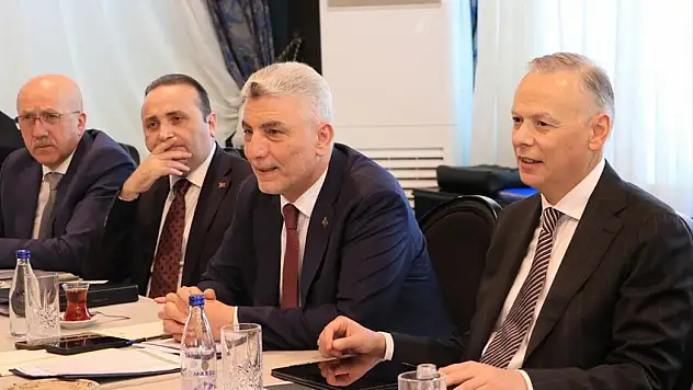 Bakan Bolat: 'Türkiye-Suriye-Ürdün-Suudi Arabistan Transit Koridoru Çok Hayati Bir Öneme Haiz'