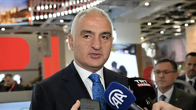 Bakan Ersoy: 'Türkiye, Rekorlar Kırarak Yoluna Devam Ediyor'