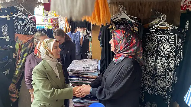 Bakan Göktaş Kastamonu'da Esnafı Ziyaret Etti