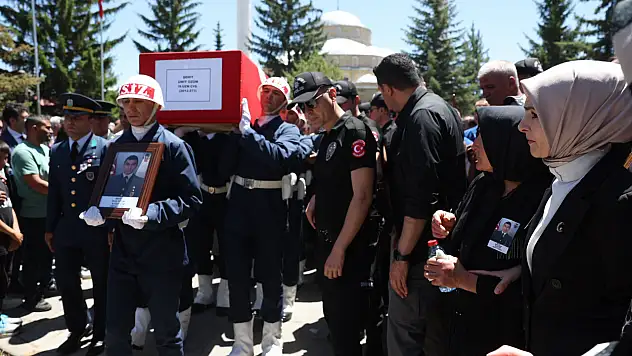 Bakan Göktaş, Şehit Cenazesine Katıldı