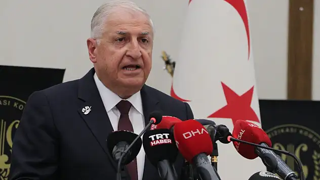 Bakan Güler, İran Genelkurmay Başkanı Bakıri ile telefonda görüştü
