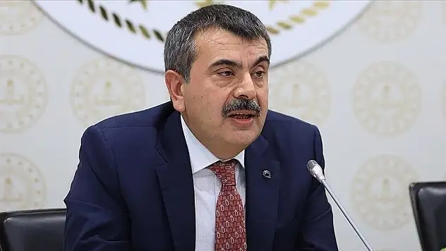 Bakan Tekin'den Okul Kayıtlarına İlişkin Açıklama