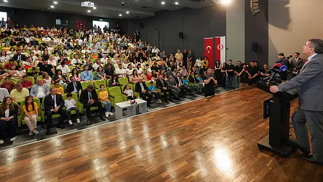 Bakan Tekin, 'Türkiye 7. Okullar Arası Zeka Oyunları Şampiyonası' Ödül Töreni'ne Katıldı