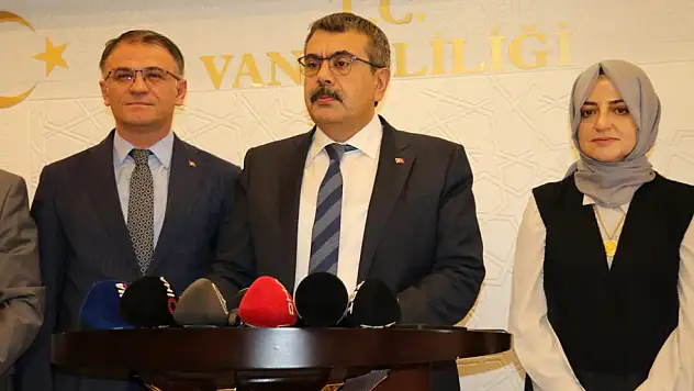 Bakan Tekin: 'Türkiye'de 20 milyon öğrenci ders başı yapacak'