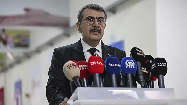 Bakan Tekin: 'Yaz Aylarında Çocuklarımızın Bol Bol Kitap Okumalarını, Bu Alışkanlığı Edinmelerini Öneriyorum'