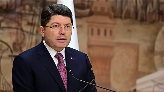 Bakan Tunç'tan 23 Nisan Kutlaması