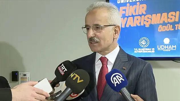 Bakan Uraloğlu'ndan Discord ve Roblox Açıklaması