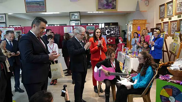 Bakan Yardımcısı Yelkenci, Harezmi Eğitim Modeliyle Hazırlanan Sergiyi Gezdi