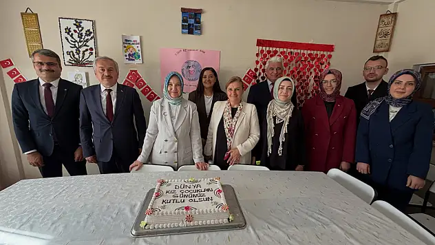 Bakan Yardımcısı Yenigün Kastamonu'da Çocuklarla Buluştu